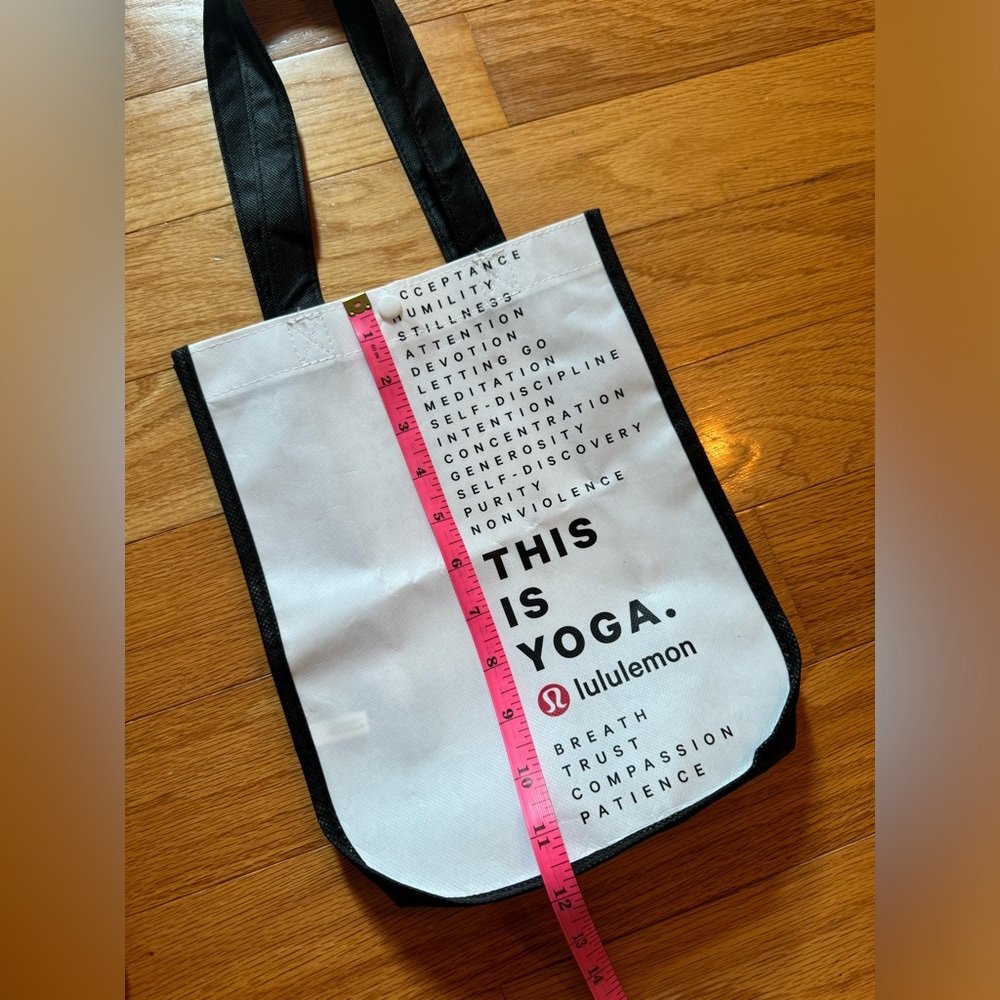 *3 for $9* Lulu Small Tote Bag - Picture 4 of 7